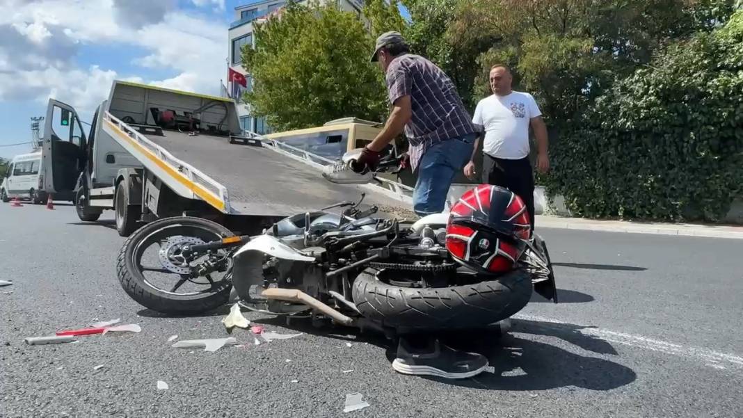 Otomobilin sıkıştırdığı motosikletli baba oğlun feci ölümü 4